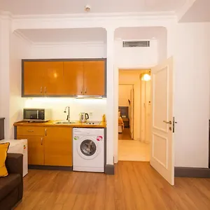 pera-line-cihangir.istanbul-turkeyhotels.com/